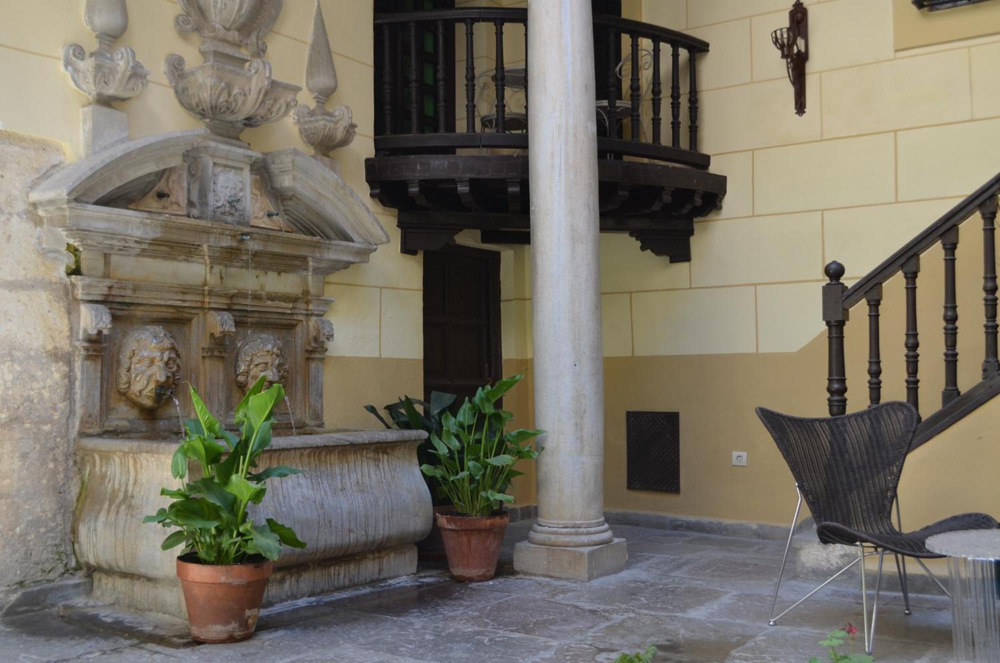 Palacio De Mariana Pineda กรานาดา ภายนอก รูปภาพ